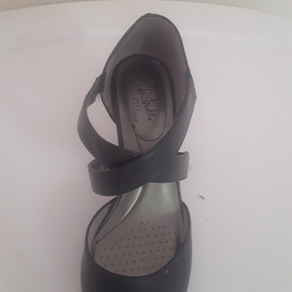 Lifestride - Picture 3 of 4